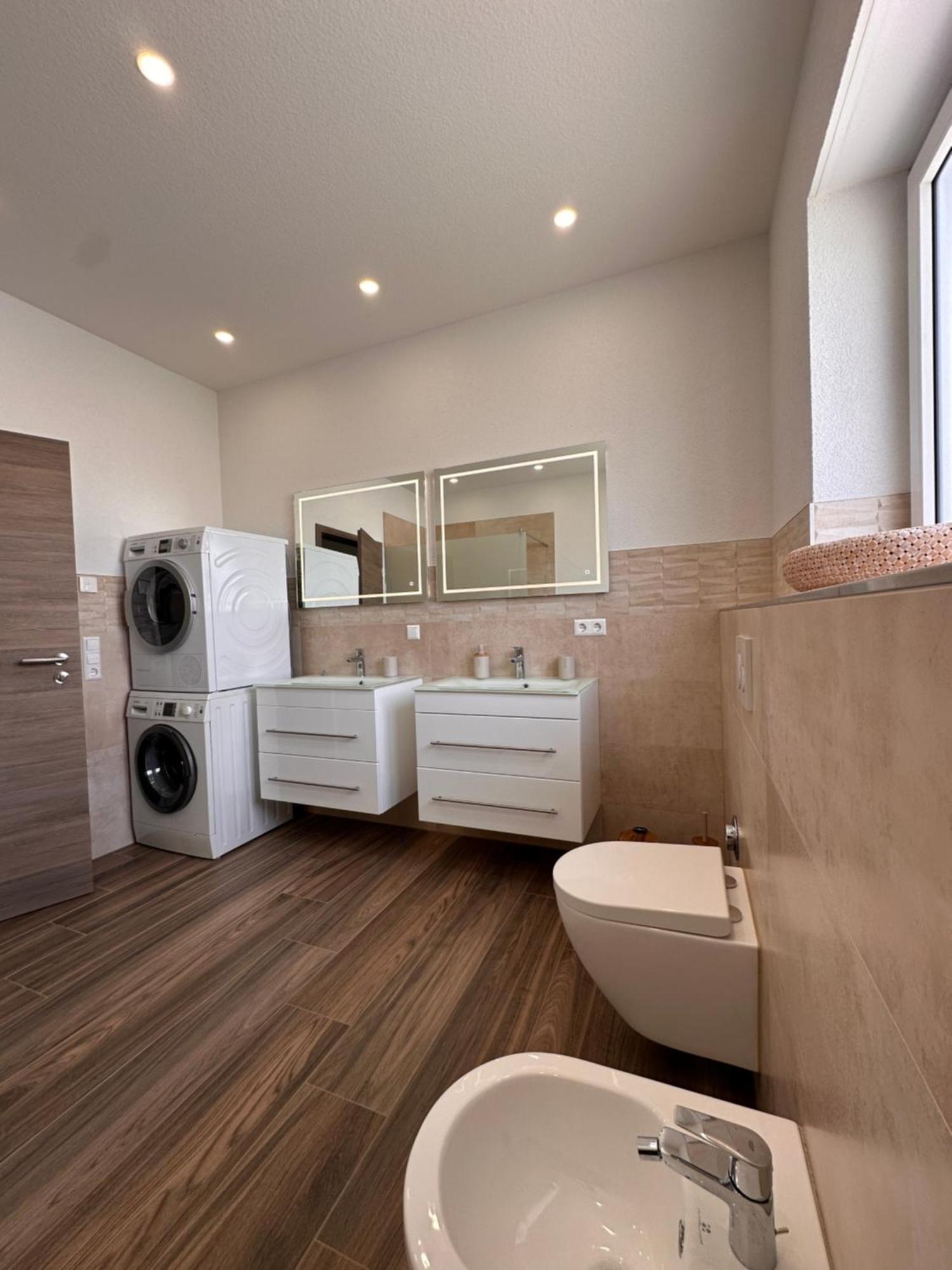 Amao-obsidian I 120qm I Elegantes Business- & Familienapartment I 3 Schlafzimmer I Kingsize Betten Apartment *
