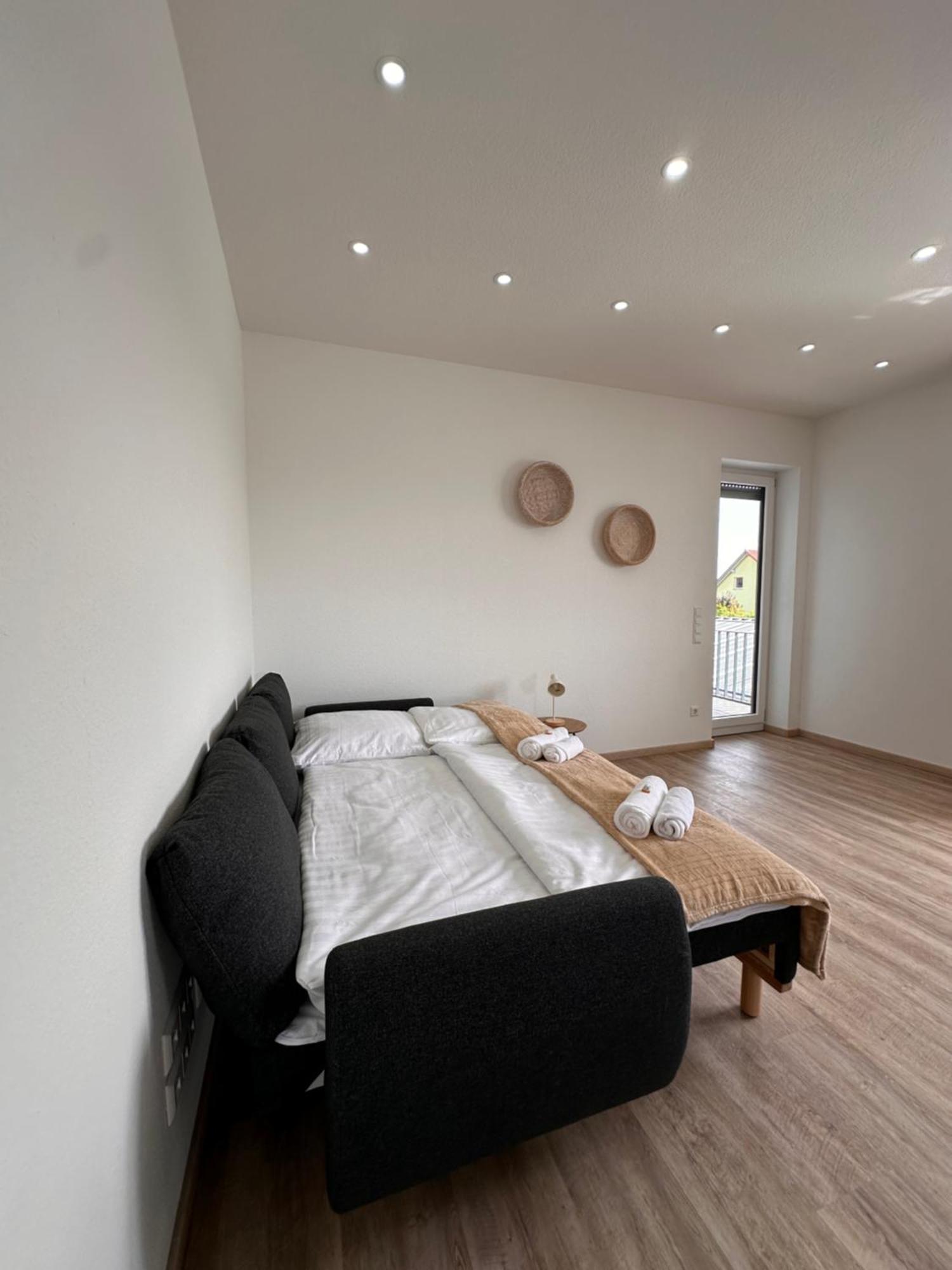 Amao-obsidian I 120qm I Elegantes Business- & Familienapartment I 3 Schlafzimmer I Kingsize Betten Apartment Schwanau
