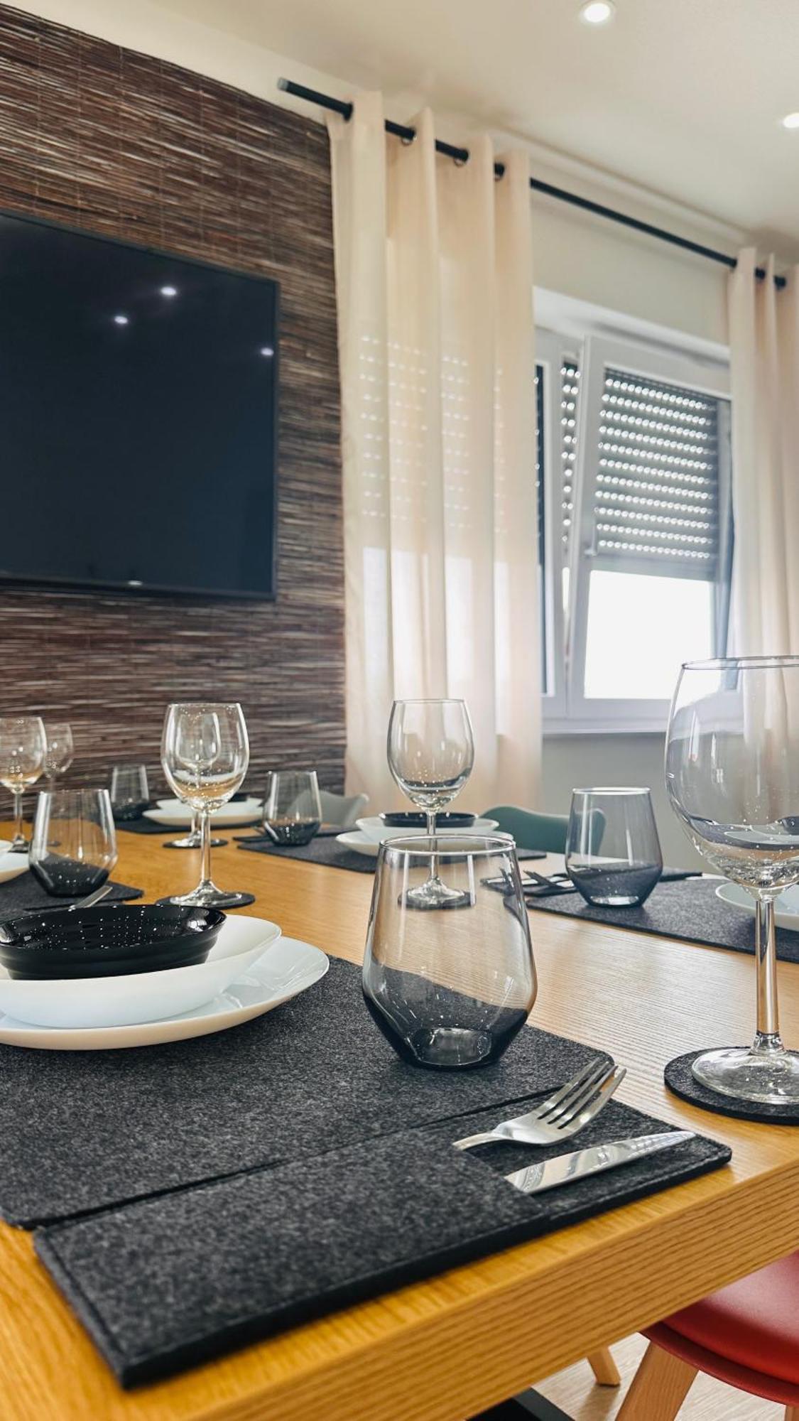 Amao-obsidian I 120qm I Elegantes Business- & Familienapartment I 3 Schlafzimmer I Kingsize Betten Apartment *